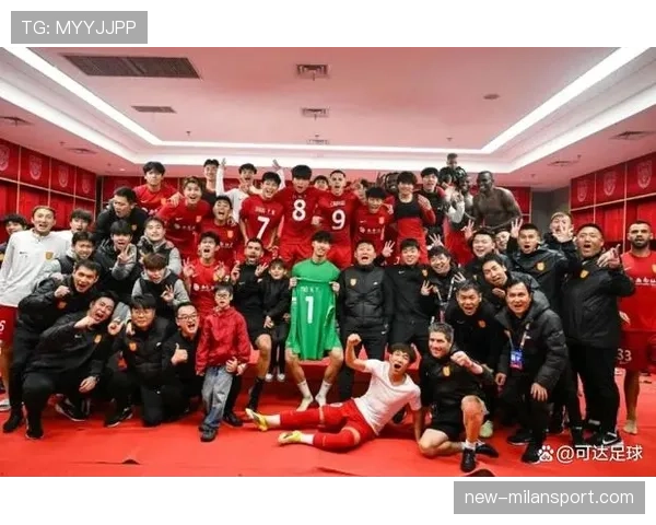 川渝足球强势崛起：蓉城铜梁龙包揽积分榜前两位